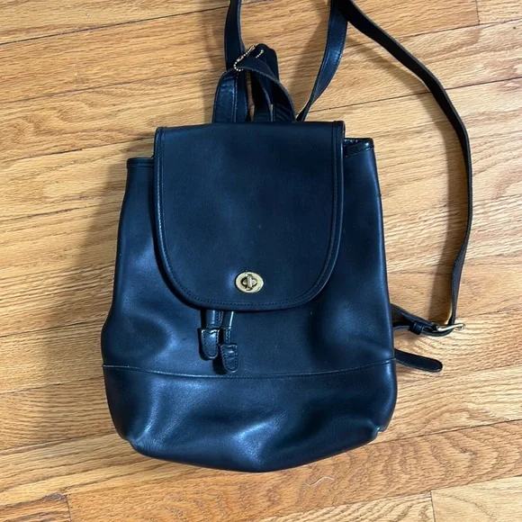 Coach | Bags | Large Vintage Coach Backpack Black | Poshmark display picture 1